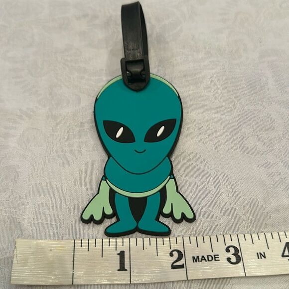Luggage Tag Silicone Alien Spaceship Intergalactic Traveler ET Extraterrestrial - Picture 5 of 5